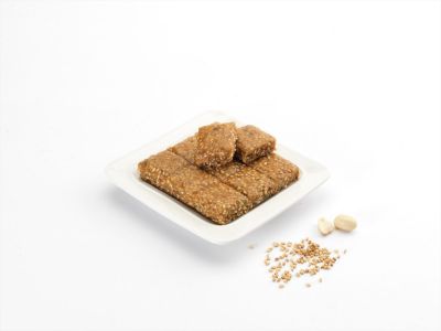 Pune Special Til Chikki – Traditional Sesame & Jaggery Crunch Sweet | 400g Pack