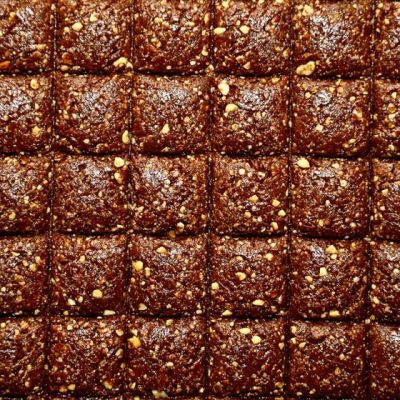 Pune Special Chocolate Crush Chikki – Crunchy Peanut & Cocoa Delight | 400g Pack