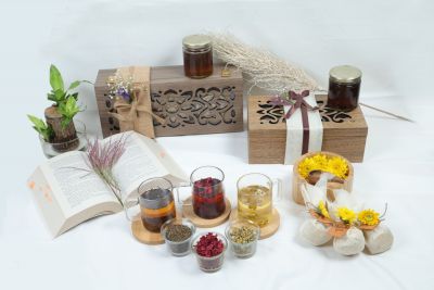 BOX OF 3 JARS – Chamomile Tea, Pepperment Tea & Eucalyptus Honey 